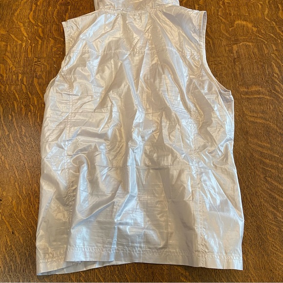 BEAN POLE GOLF SILVER METALLIC LIGHTWEIGHT HOODED GOLF TENNIS SLEEVELESS VEST - Picture 9 of 16